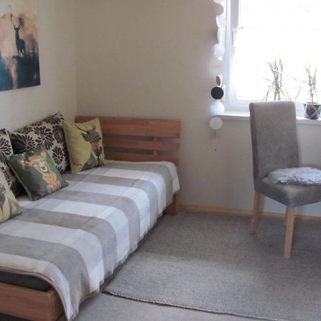 #2 Ruhiges Gemuetliches Ferienzimmer Mit 2 Einzelbetten Gemeinschaftsbad W-Lan Airport Nah Late Night Check In Haus Nr 9,5 Trunkelsberg 外观 照片