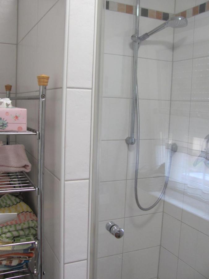 #2 Ruhiges Gemuetliches Ferienzimmer Mit 2 Einzelbetten Gemeinschaftsbad W-Lan Airport Nah Late Night Check In Haus Nr 9,5 Trunkelsberg 外观 照片