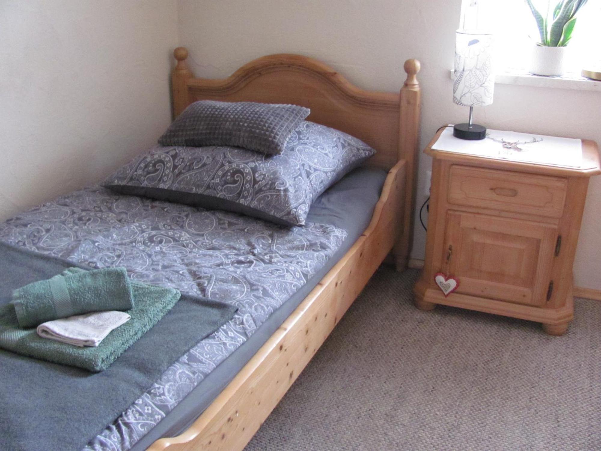 #2 Ruhiges Gemuetliches Ferienzimmer Mit 2 Einzelbetten Gemeinschaftsbad W-Lan Airport Nah Late Night Check In Haus Nr 9,5 Trunkelsberg 外观 照片